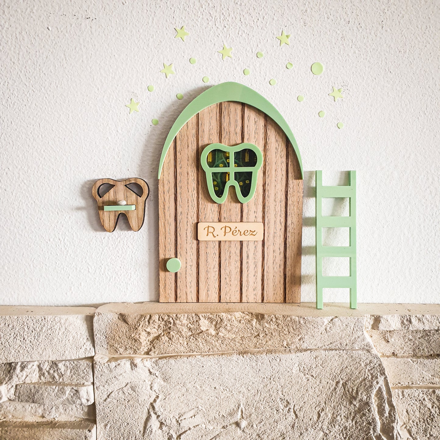 Puerta Ratoncito Pérez madera y verde mint