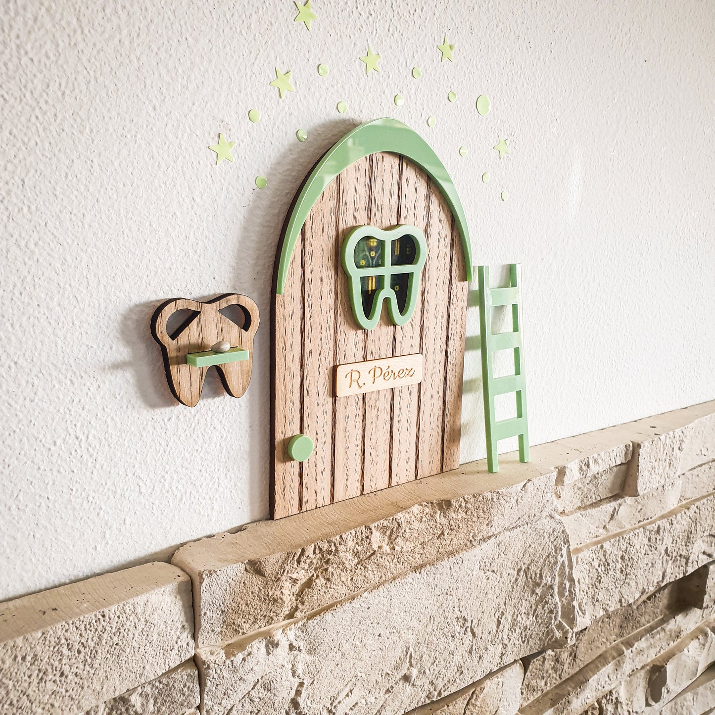 Puerta Ratoncito Pérez madera y verde mint