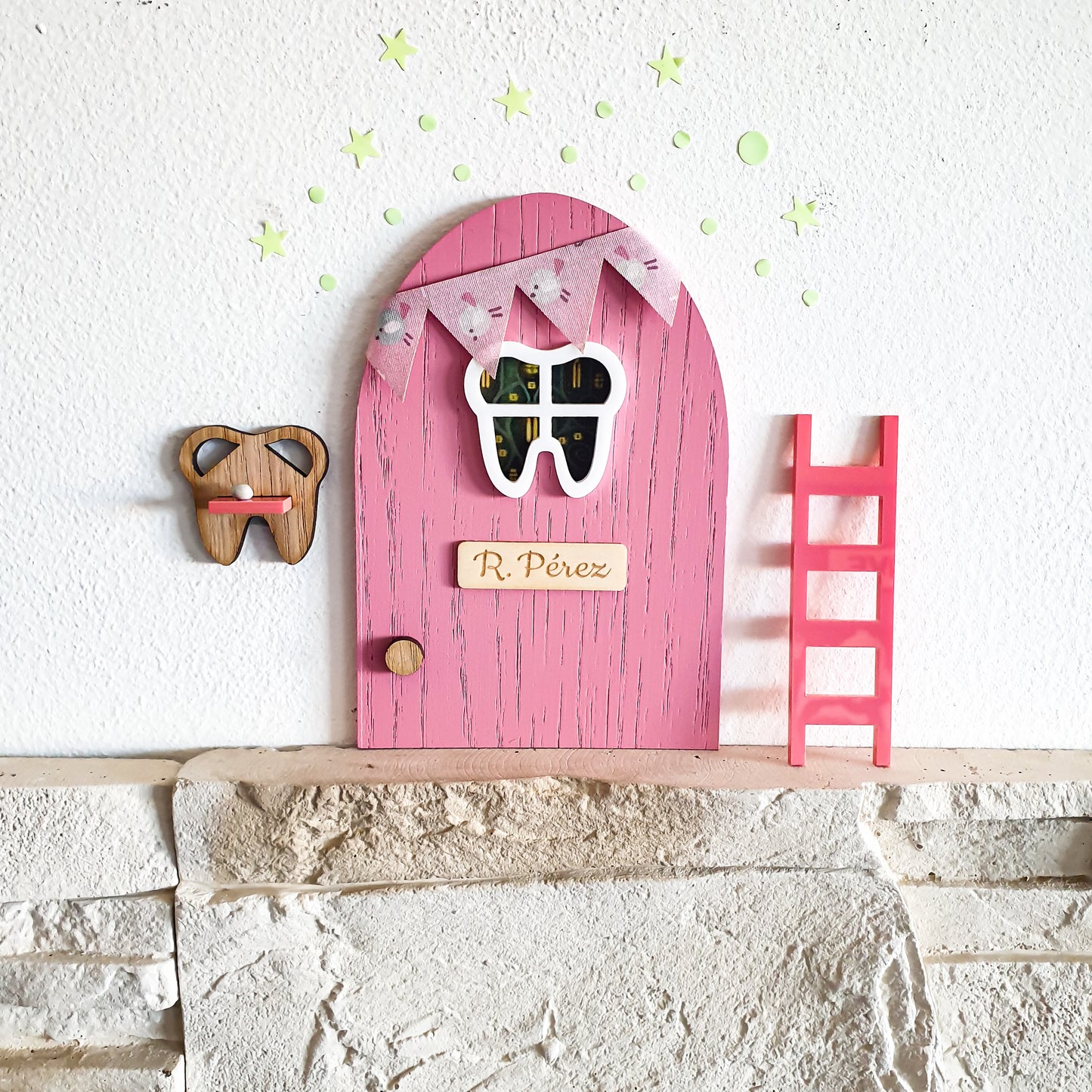 Puerta Ratoncito Pérez rosa